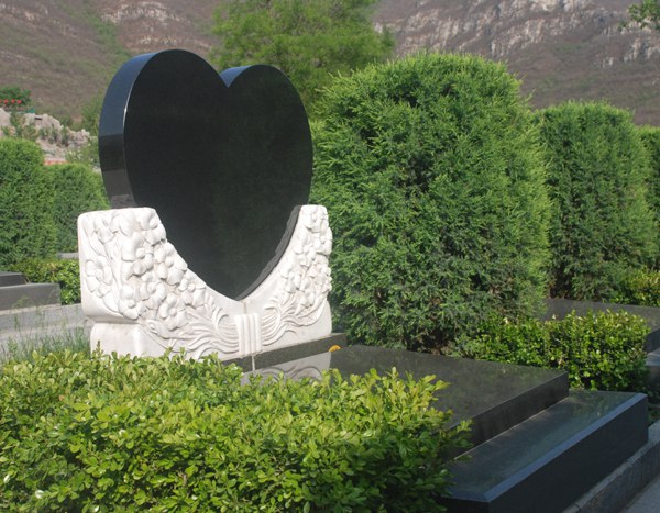 心型墓